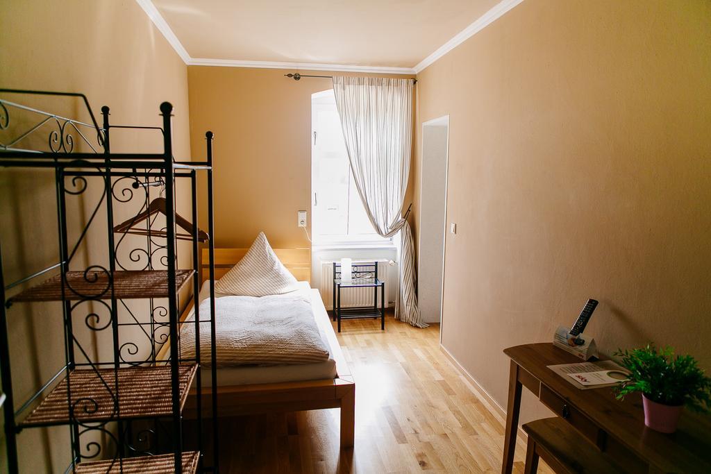 Landhotel Airport-Inn Lautzenhausen Dış mekan fotoğraf